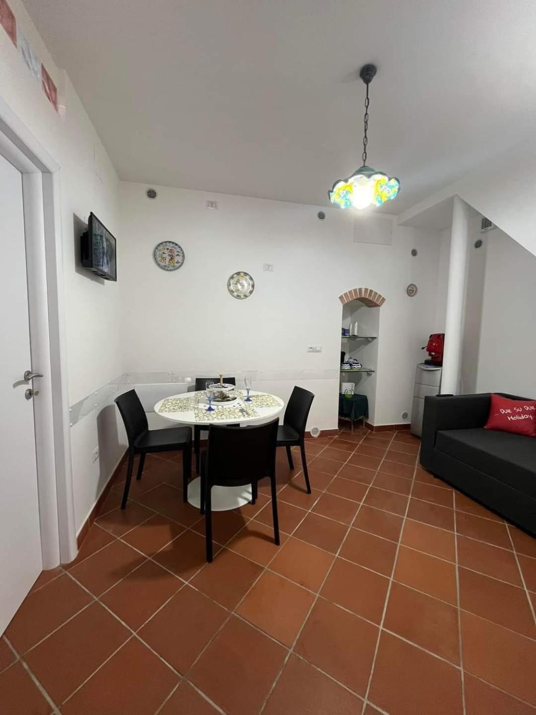 B&B Due Su Due Holiday Vietri sul Mare Exterior photo